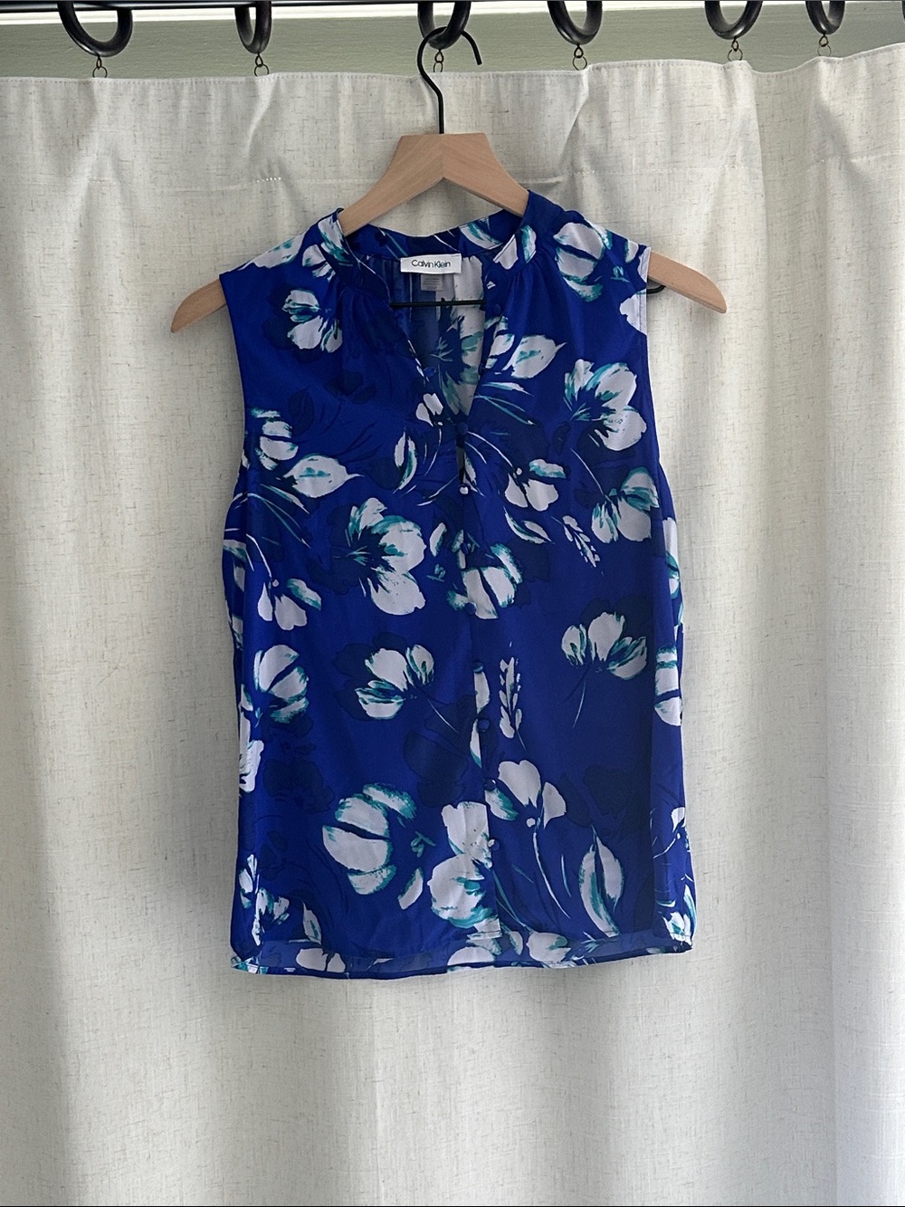 Calvin Klein Blue and White Floral Sleeveless Button Down Blouse Women’s Small